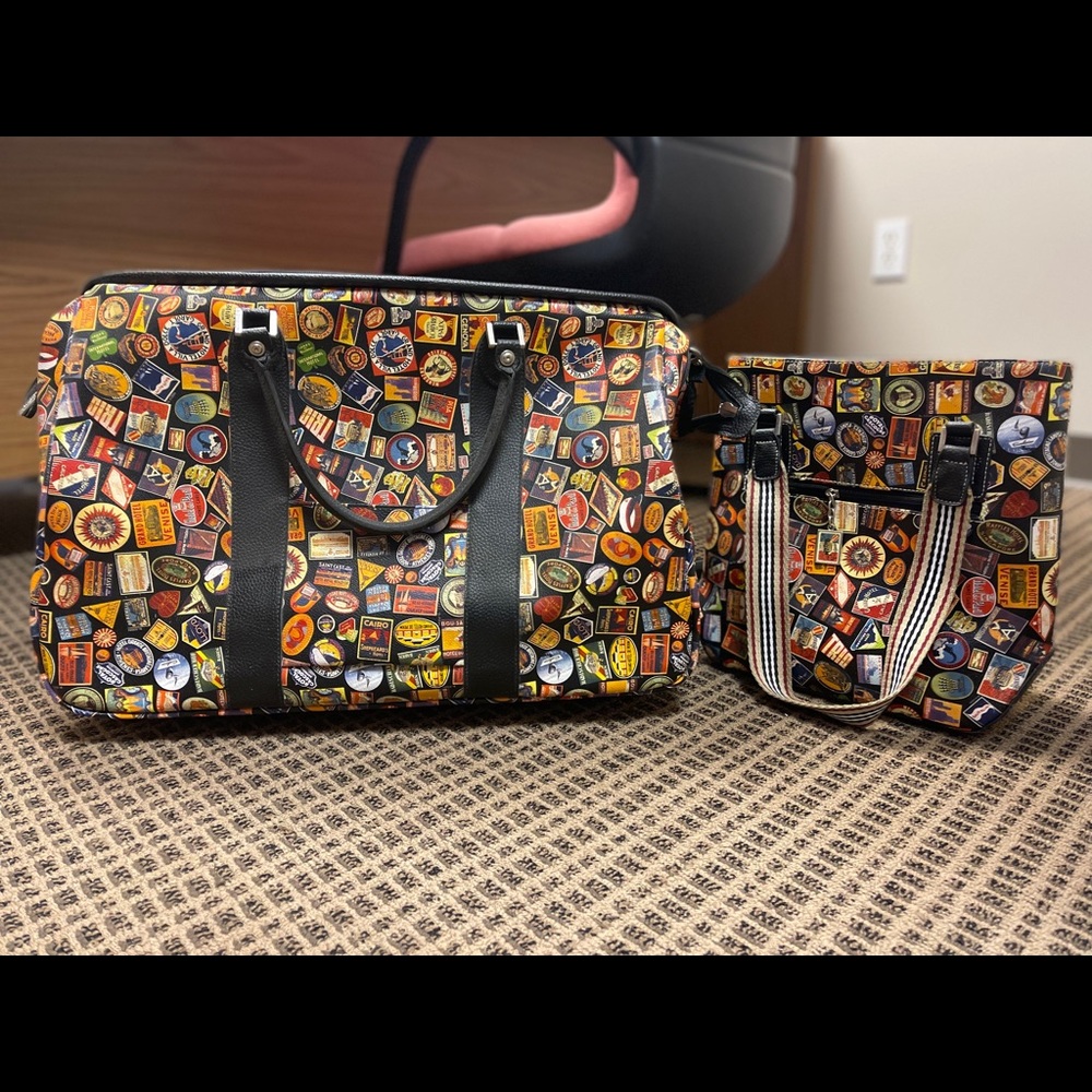 This Sydney Love brand weekender and cross body bag are in excellent condition.